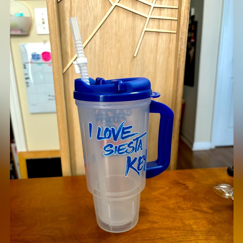 I love Siesta Key 🌊 insulated mug plastic, lid, straw w top.